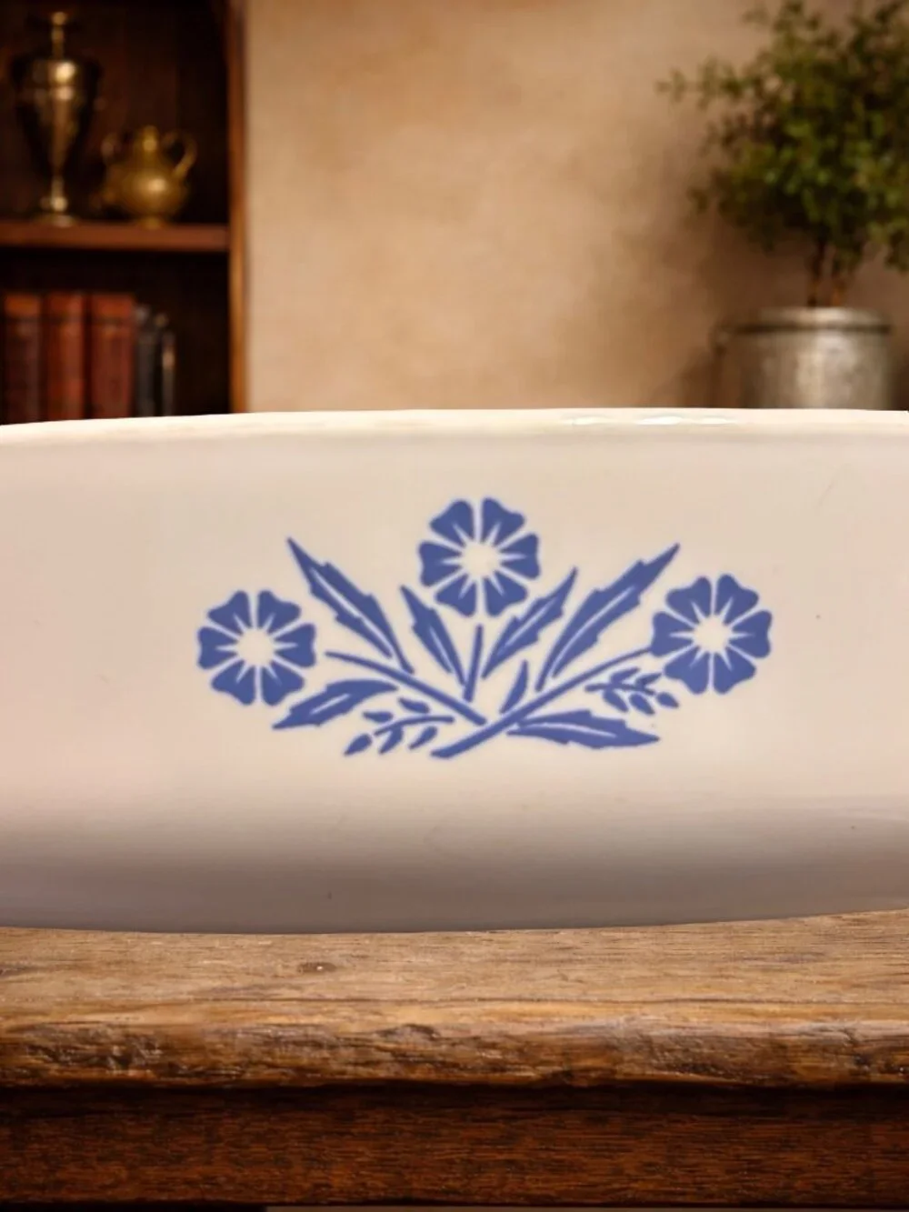 Vintage CorningWare P-9-B 9-Inch Square Casserole Dish with Lid - Excellent Cond